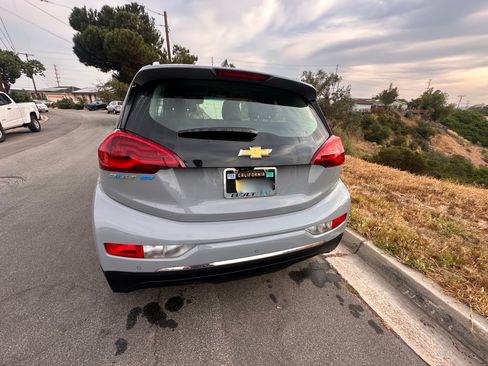 Used 2020 Chevrolet Bolt Premier w/ Infotainment Package image 2