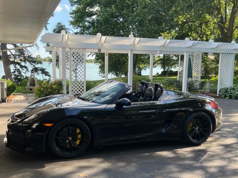 Used 2016 Porsche Boxster Spyder RWD image 4