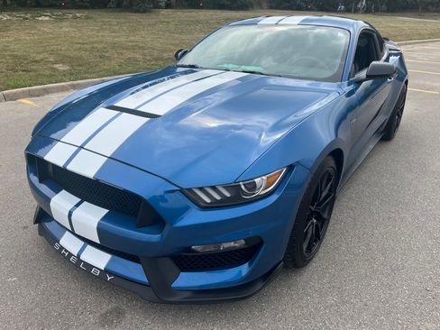 Used 2019 Ford Mustang Shelby GT350 w/ Technology Package RWD image 2