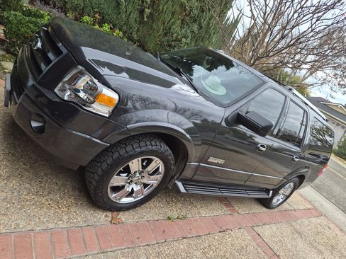 Used 2007 Ford Expedition EL Limited image 12
