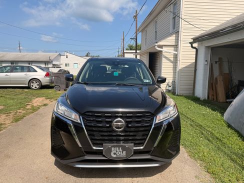 Used 2021 Nissan Kicks S FWD image 1