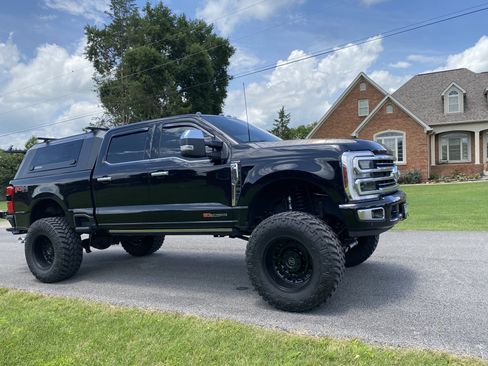 Used 2025 Ford F350 Platinum w/ Platinum Plus Package AWD/4WD image 4