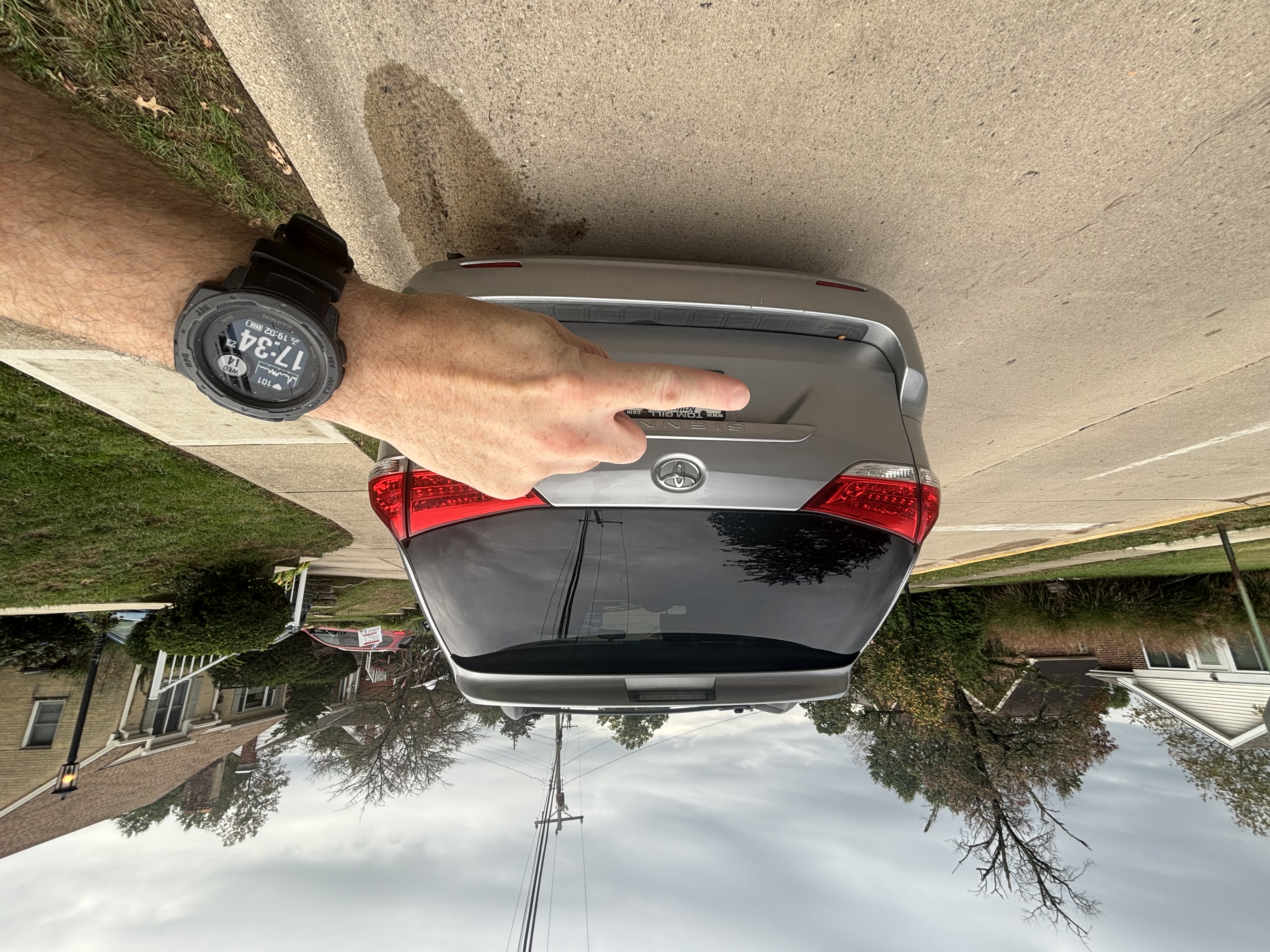 Used 2011 Toyota Sienna LE w/ Towing Pkg FWD image 6