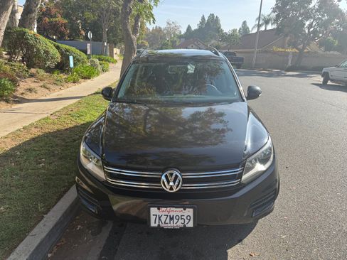 Used 2015 Volkswagen Tiguan S image 4