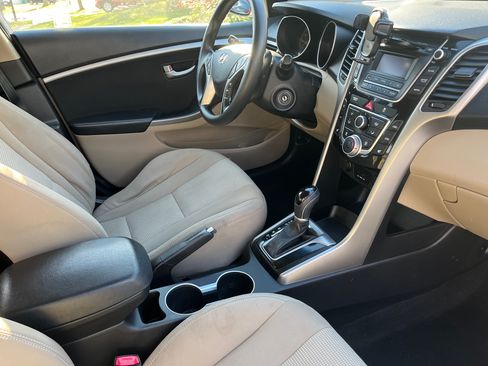 Used 2013 Hyundai Elantra GT image 24