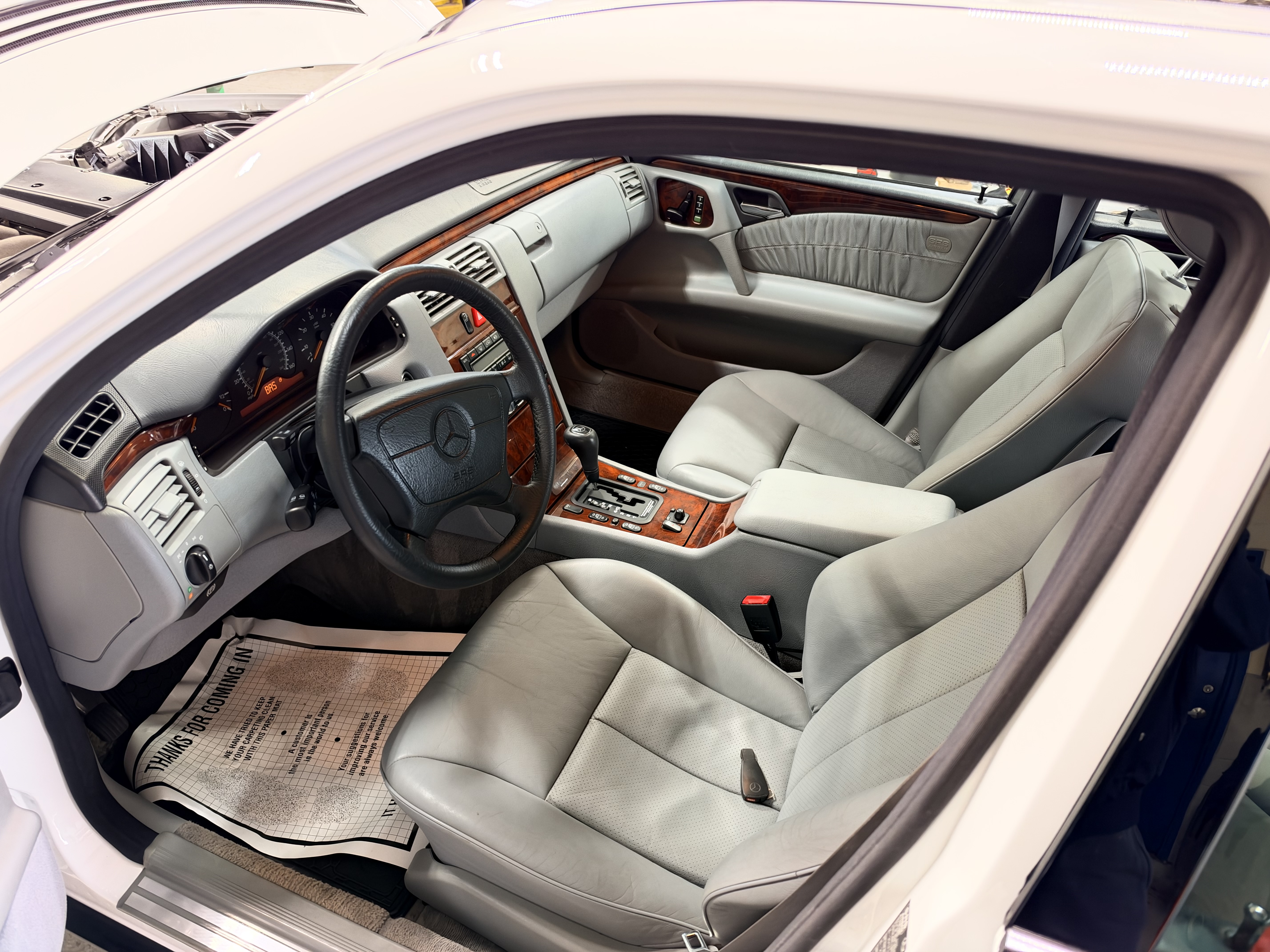 Used 1998 Mercedes-Benz E 300 Sedan image 17