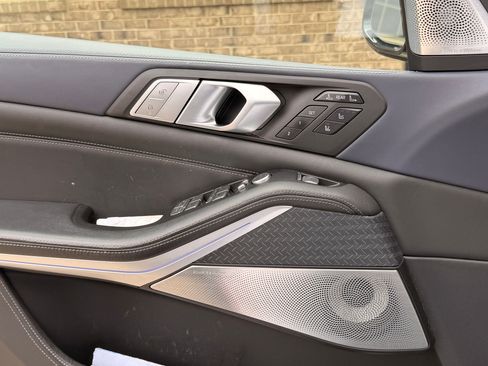 Used 2021 BMW X7 M50i image 21