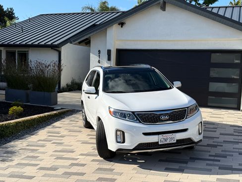 Used 2014 Kia Sorento SX w/ 3rd Row Package AWD/4WD image 1