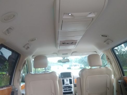 Used 2010 Chrysler Town & Country Limited w/ Safety Sphere Group image 8