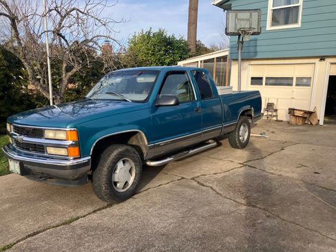 Used 1998 Chevrolet Silverado 1500 4x4 Extended Cab w/ Comfort & Convenience Pkg image 4