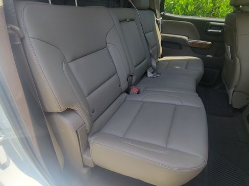 Used 2015 GMC Sierra 2500 SLT w/ Suspension Package, Off-Road image 6