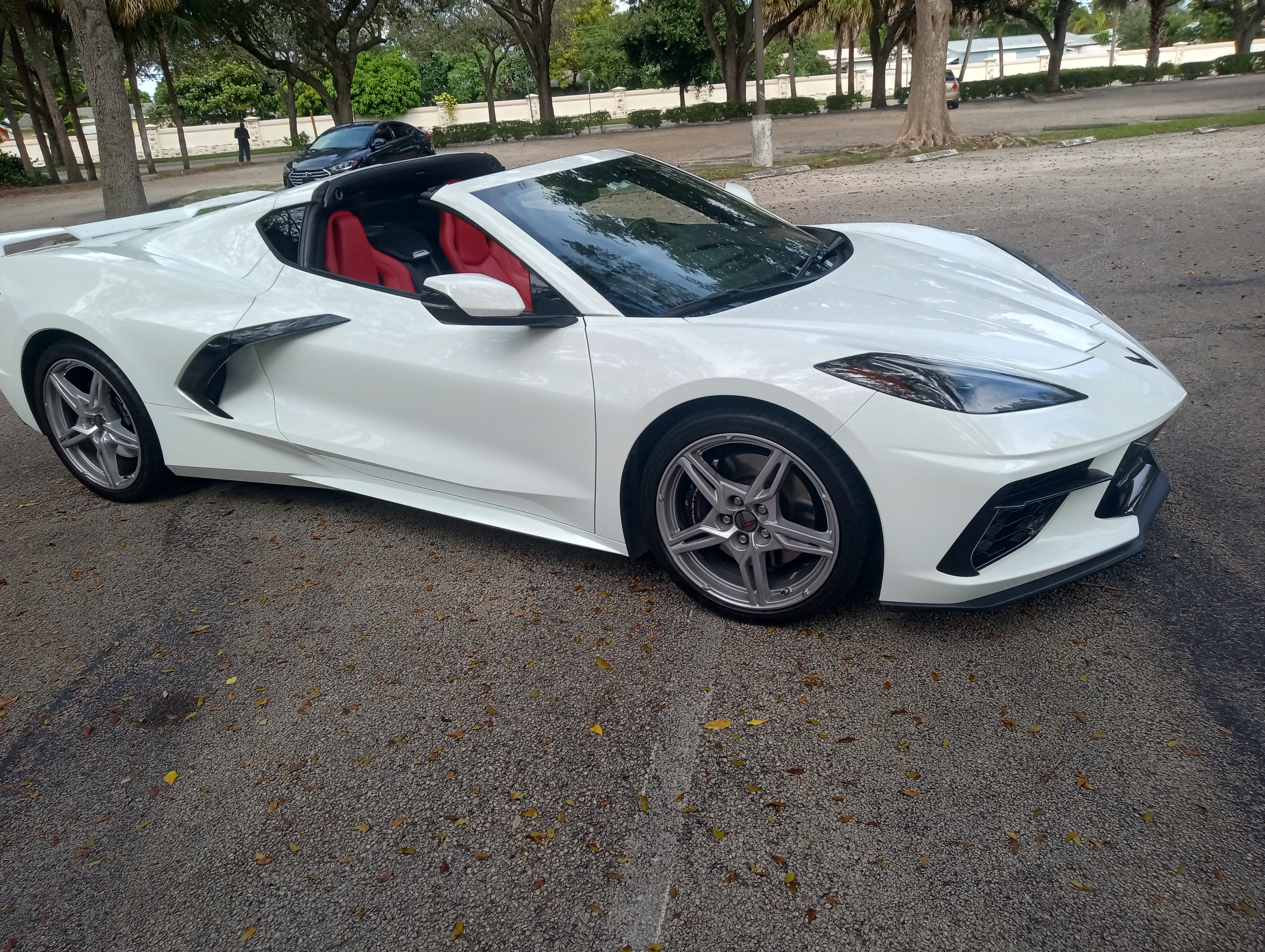 Used 2022 Chevrolet Corvette Stingray Coupe w/ Z51 Performance Package RWD image 1