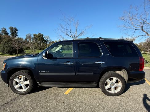 Used 2007 Chevrolet Tahoe LTZ w/ LTZ Preferred Equipment Group image 2