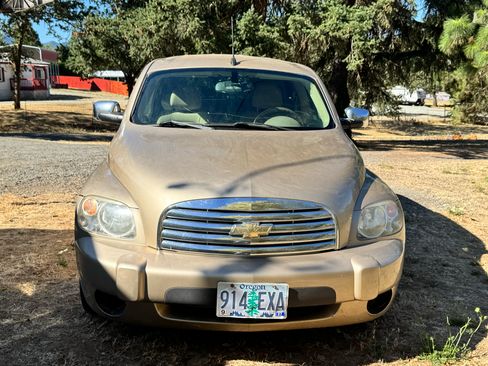 Used 2006 Chevrolet HHR LT w/ Preferred Equipment Group FWD image 2