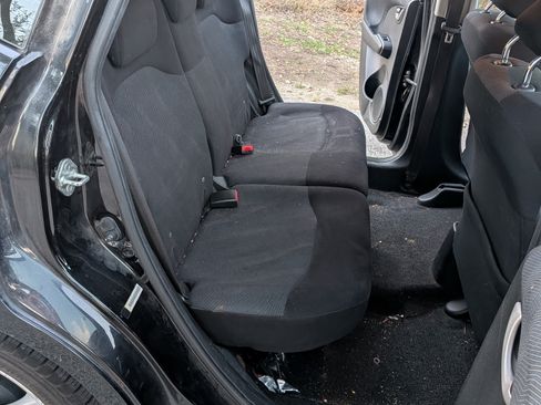 Used 2010 Honda Fit Sport image 2