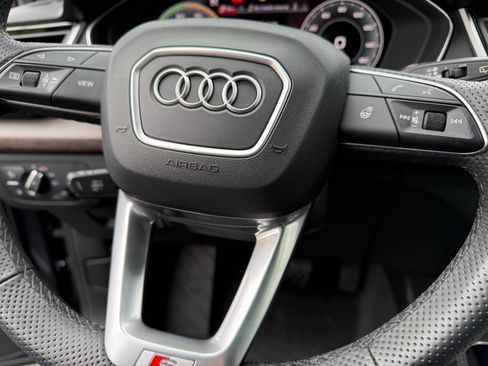 Used 2025 Audi Q5 e Premium Plus w/ Premium Plus Package image 6