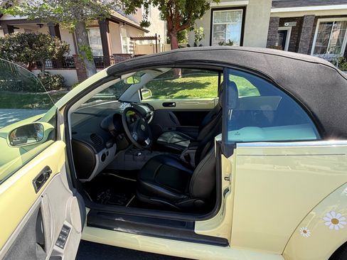 Used 2004 Volkswagen Beetle GLS image 5