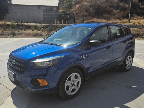 Used 2018 Ford Escape S FWD image 1