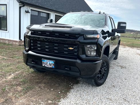 Used 2022 Chevrolet Silverado 2500 Custom w/ Custom Value Package image 1