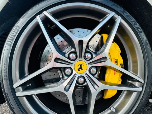 Used 2016 Ferrari California T image 16