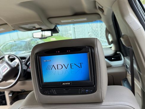 Used 2017 GMC Yukon SLT image 17