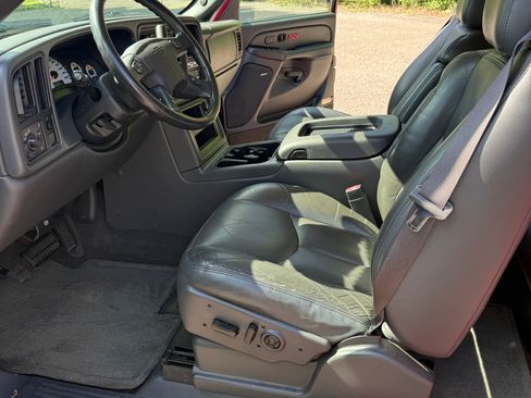 Used 2004 Chevrolet Silverado 1500 SS AWD/4WD image 11