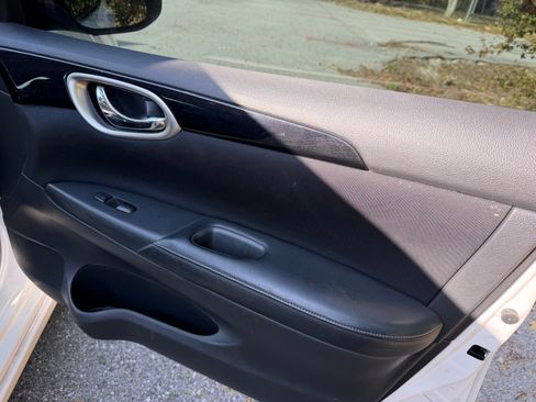 Used 2017 Nissan Sentra SV image 8