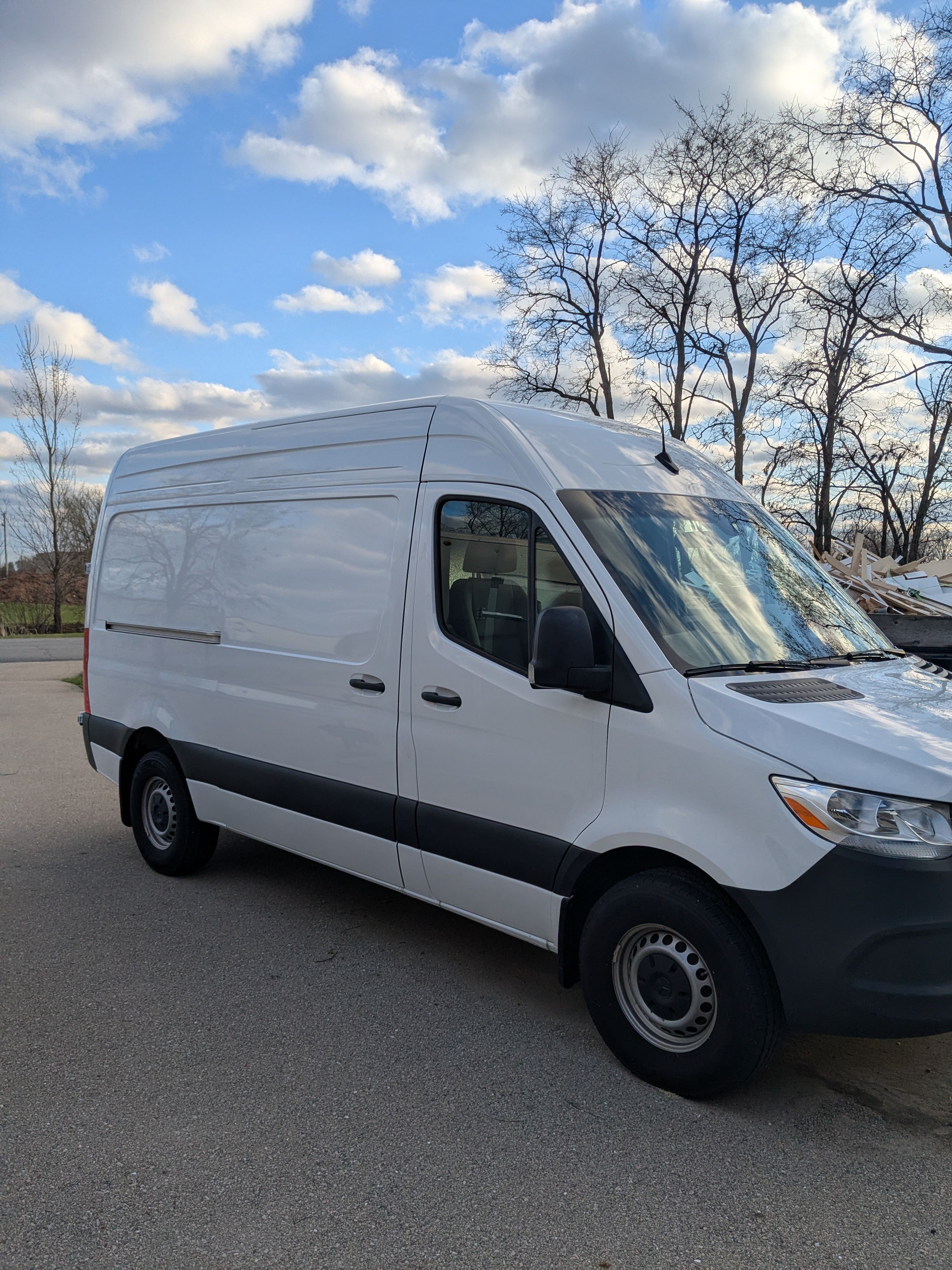 Used 2025 Mercedes-Benz Sprinter 2500 image 1