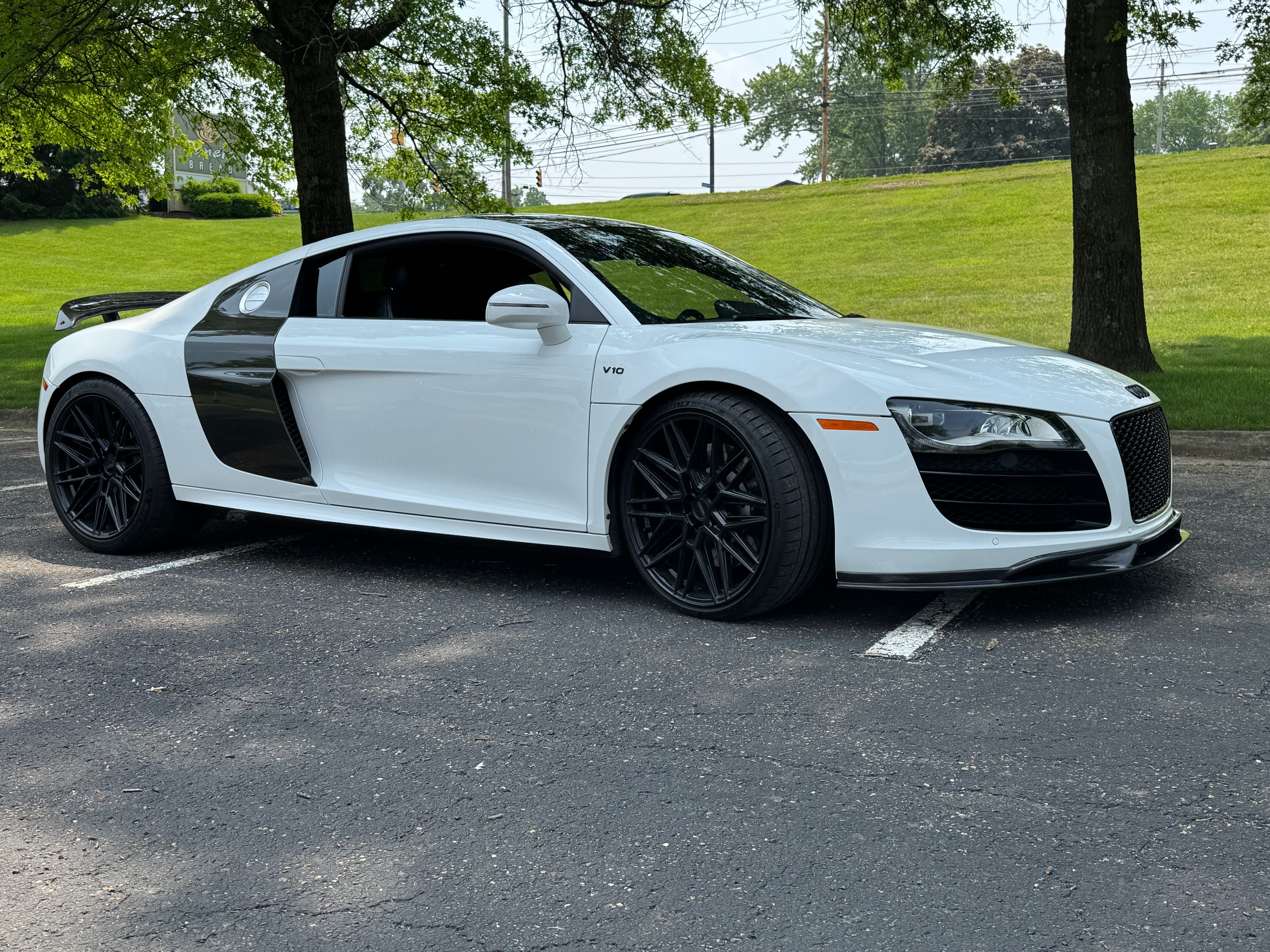 Used 2011 Audi R8 V10 AWD/4WD image 1