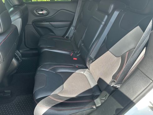 Used 2015 Jeep Cherokee Trailhawk w/ Comfort/Convenience Group AWD/4WD image 24