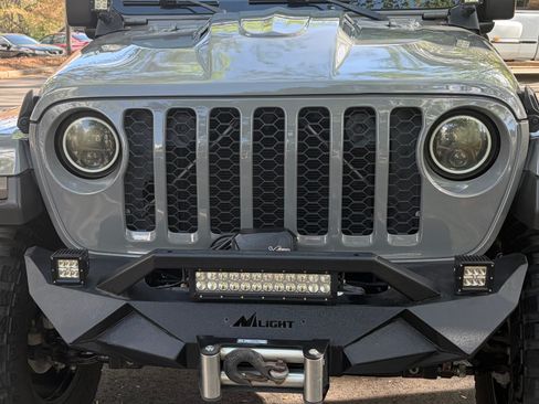 Used 2021 Jeep Gladiator Sport image 11