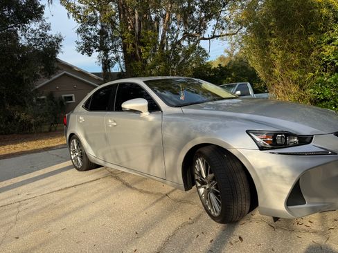 Used 2017 Lexus IS 200t image 2