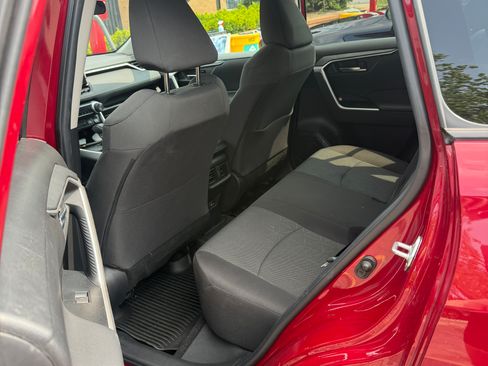 Used 2022 Toyota RAV4 XLE w/ Convenience Package AWD/4WD image 9