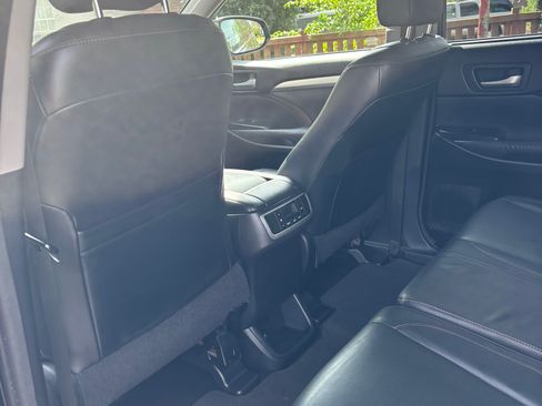 Used 2015 Toyota Highlander XLE image 12