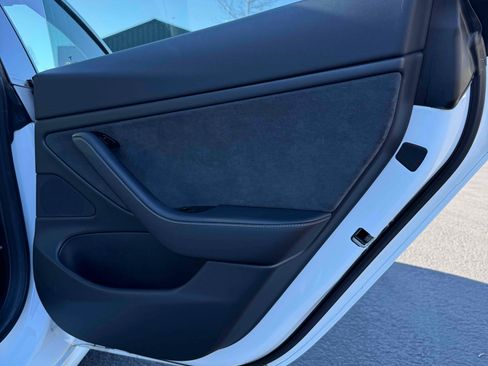 Used 2018 Tesla Model 3 Long Range image 13