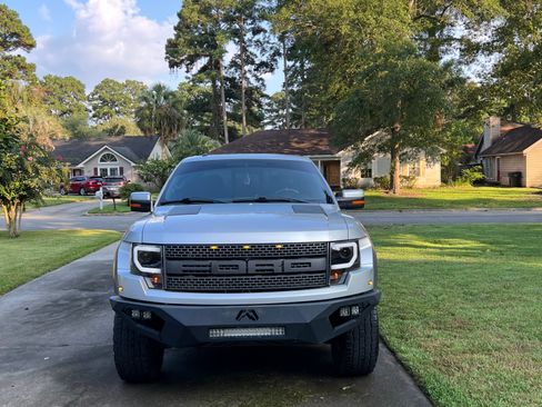 Used 2014 Ford F150 Raptor w/ Equipment Group 801A Luxury image 6