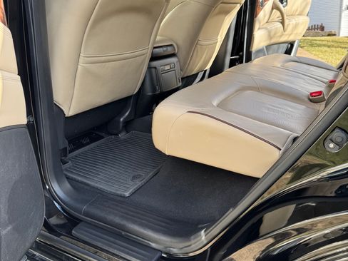 Used 2018 Nissan Armada SL w/ Premium Package image 12