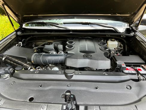 Used 2017 Toyota 4Runner Limited AWD/4WD image 10