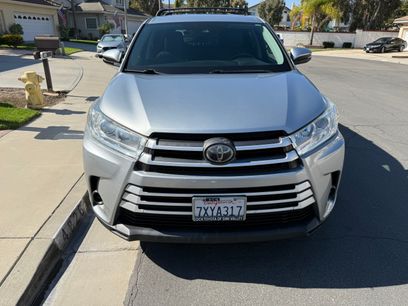 Used 2017 Toyota Highlander LE