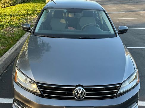 Used 2017 Volkswagen Jetta S image 5