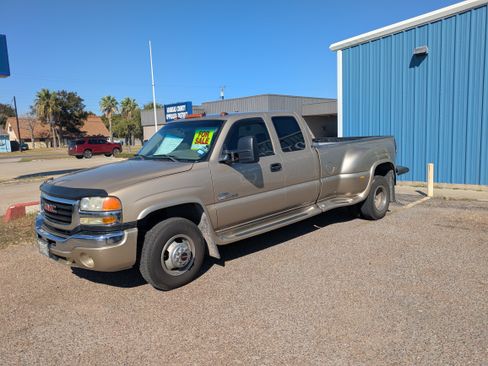 Used 2006 GMC Sierra 3500 SLE w/ Heavy-Duty Power Package image 1