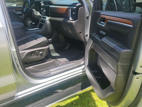 Used 2023 GMC Sierra 1500 Denali w/ Denali Reserve Package AWD/4WD image 8