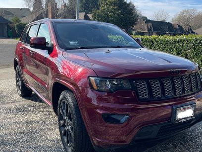Used 2019 Jeep Grand Cherokee Altitude