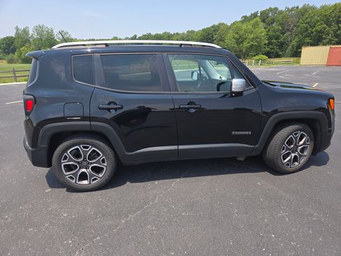 Used 2016 Jeep Renegade Limited image 8