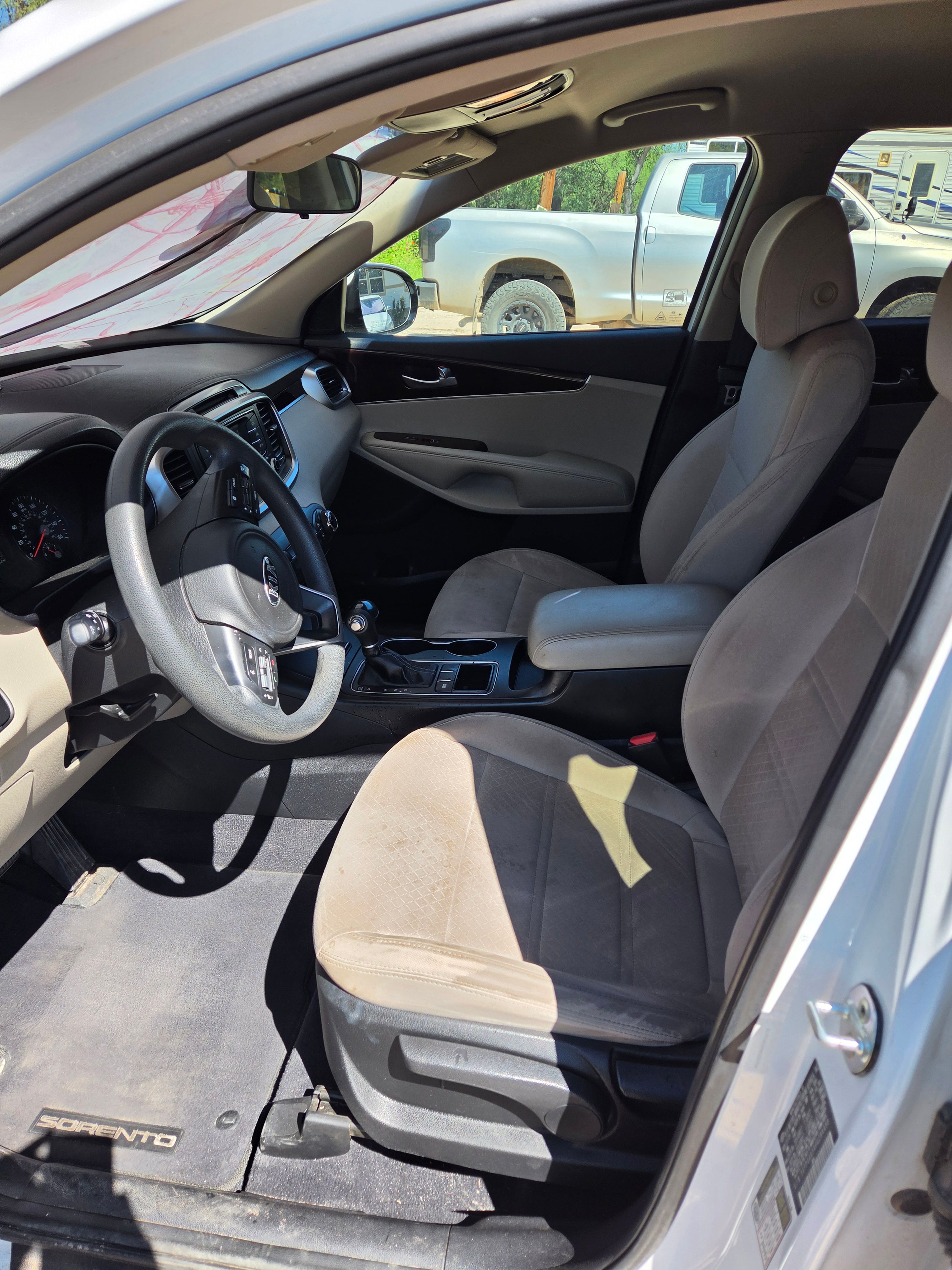 Used 2017 Kia Sorento FWD image 6