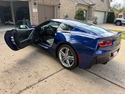Used 2017 Chevrolet Corvette Stingray Coupe w/ 1LT image 15