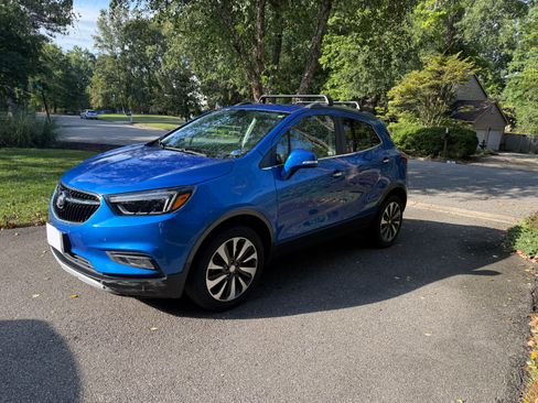 Used 2018 Buick Encore Essence AWD/4WD image 1