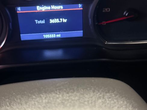 Used 2022 Chevrolet Silverado 1500 LT image 10