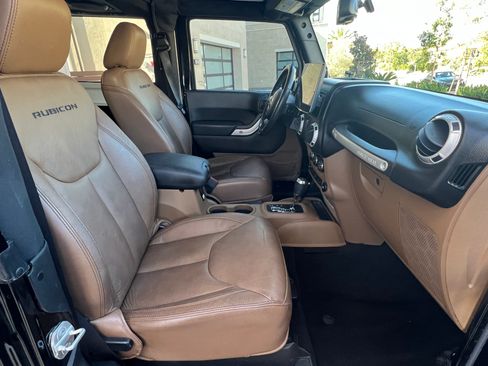 Used 2014 Jeep Wrangler Rubicon w/ Power Convenience Group image 13