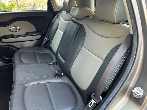 Used 2016 Kia Soul + w/ Primo Package image 18